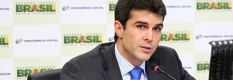 Ministro da SEP assina contrato de dragagem no porto de Santos